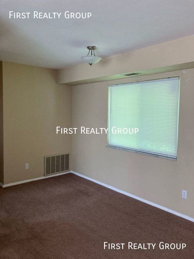 737 Wilmington Ave #16 - Photo 5 of 12