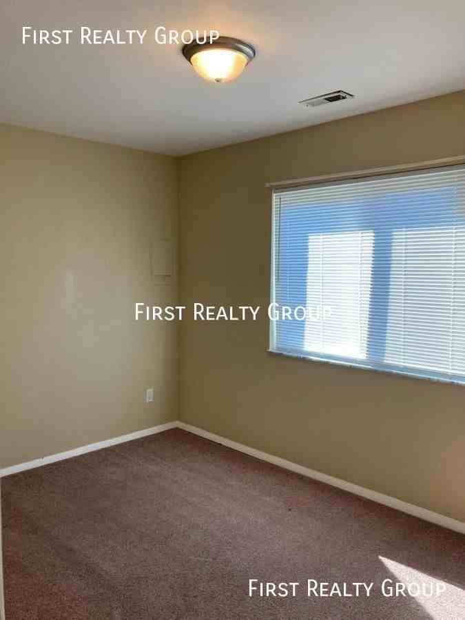 737 Wilmington Ave #16 - Photo 6 of 12