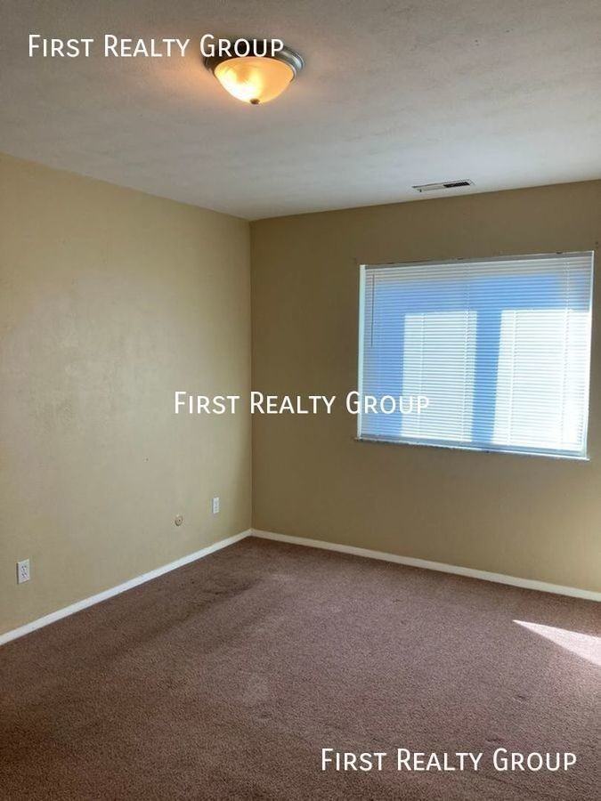 737 Wilmington Ave #16 - Photo 7 of 12