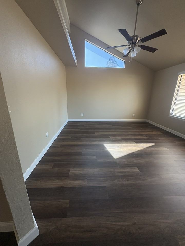 5095 W Kadota Ave #1 - Photo 7 of 23