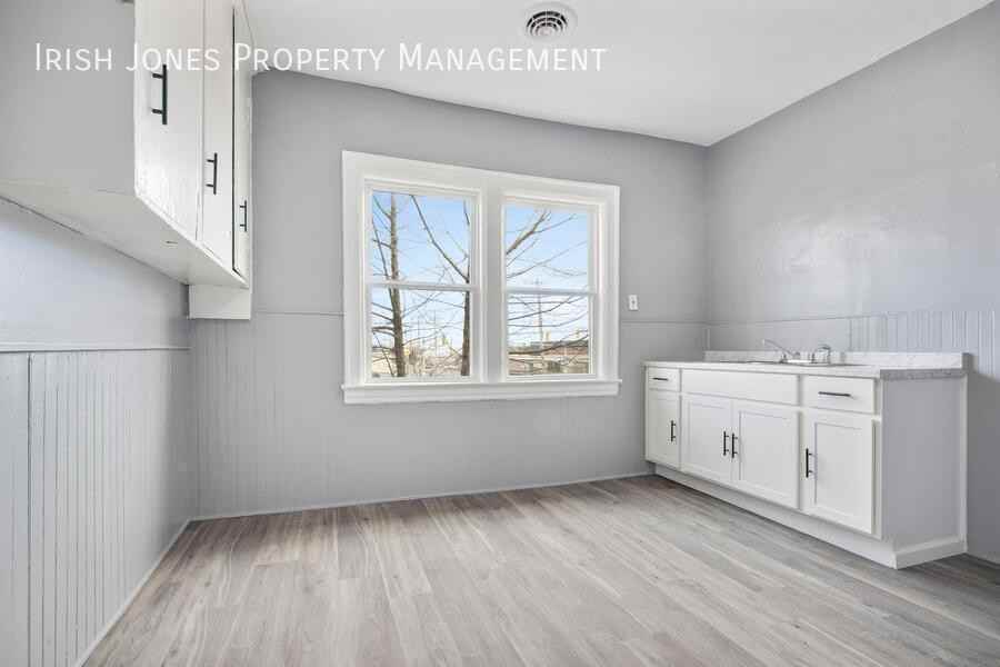 1514 William St #2 - Photo 3 of 14