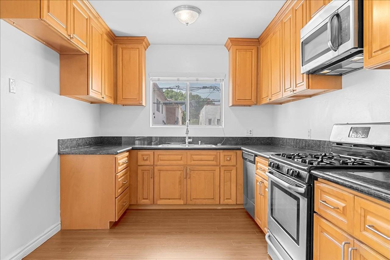 1421 S Bedford St #05 - Photo 4 of 18