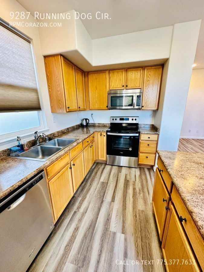 9287 Running Dog Cir - Photo 3 of 18