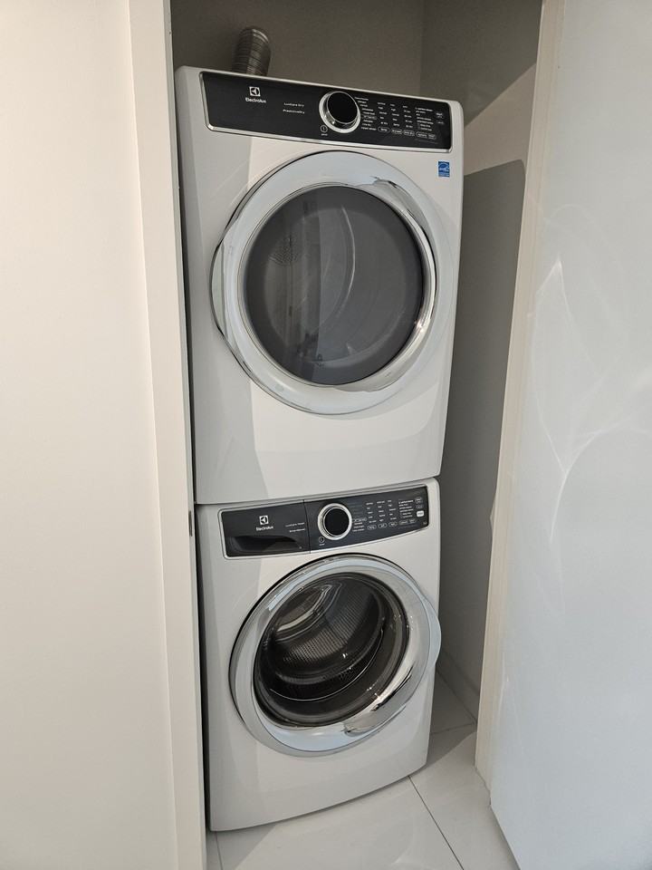 851 Northeast 1st Avenueunit 4000 #4000 - Photo 5 of 30