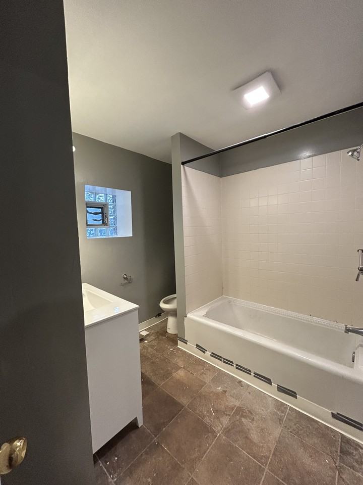 2900 S Quinn St #1F - Photo 2 of 7