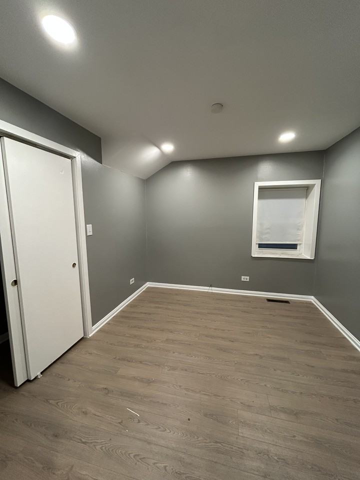 2900 S Quinn St #1F - Photo 4 of 7