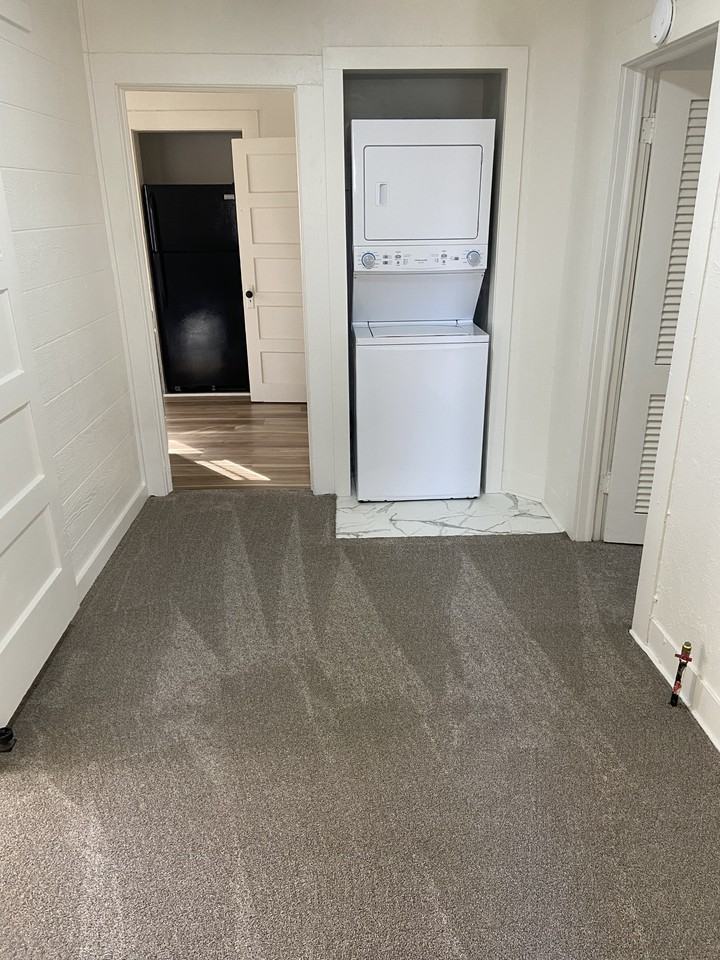 112 S 9th St - Photo 4 of 13