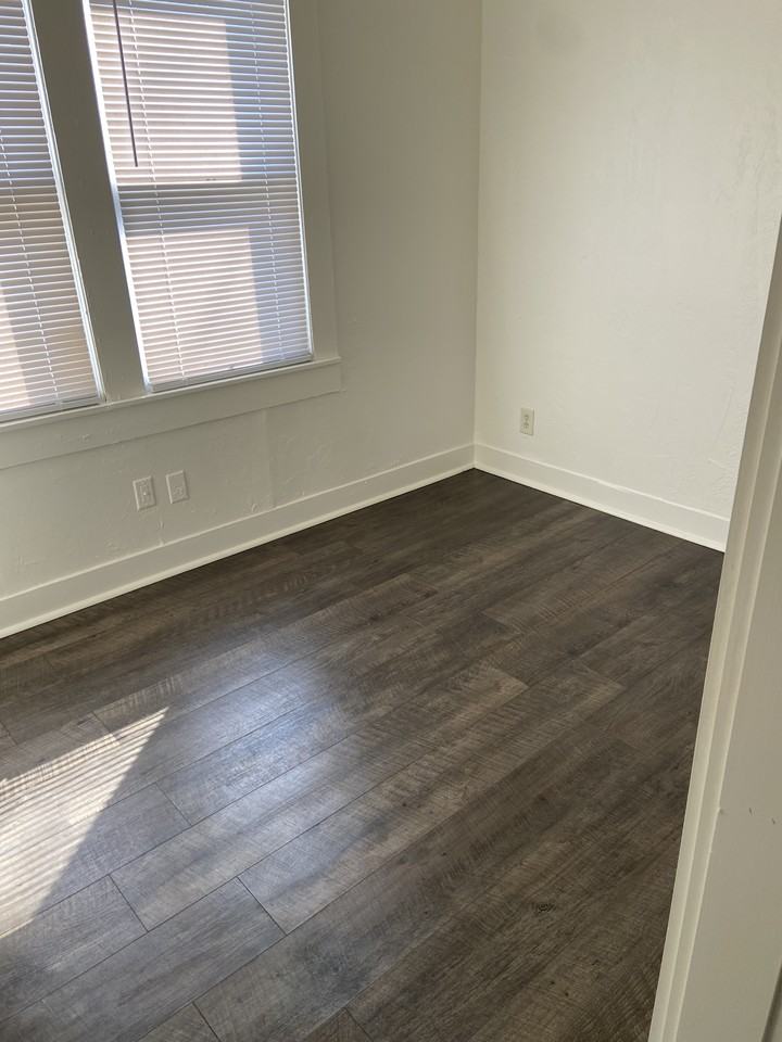 112 S 9th St - Photo 5 of 13