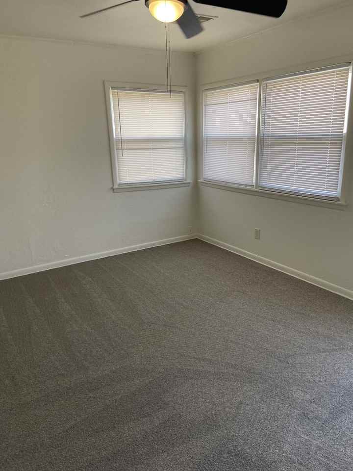 112 S 9th St - Photo 6 of 13