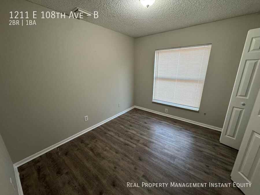 1211 E 108th Ave #B - Photo 5 of 12