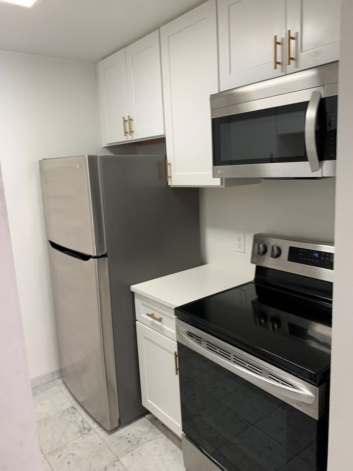 120 G St #4 - Photo 3 of 9