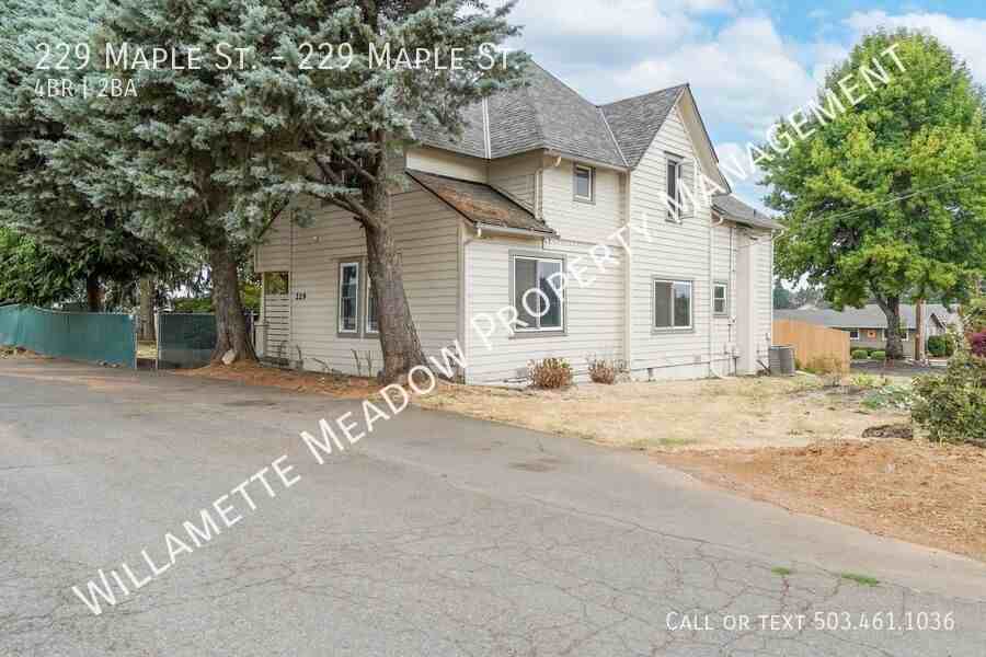 229 Ne Maple St #229MAPLEST - Photo 2 of 43