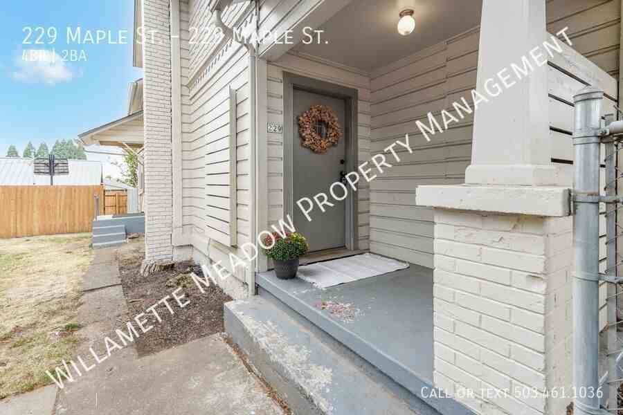 229 Ne Maple St #229MAPLEST - Photo 4 of 43