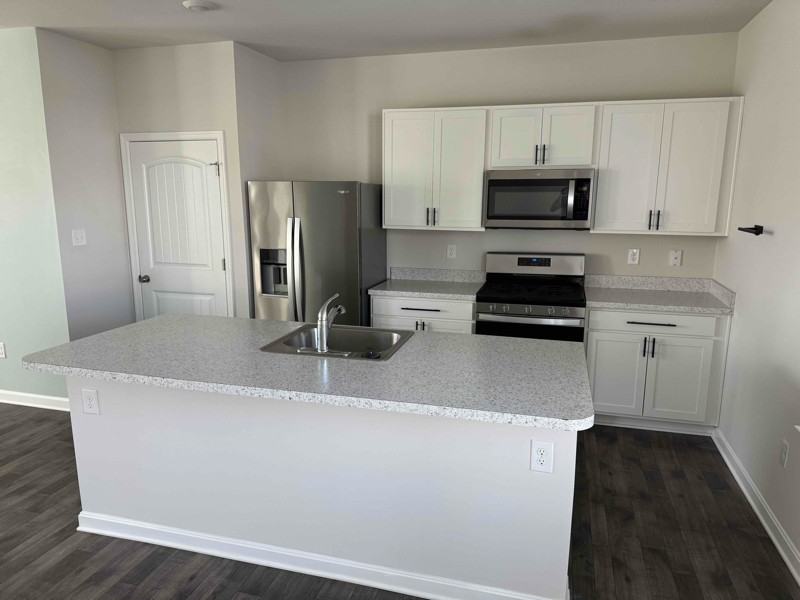 81 Pepperwood Dr - Photo 4 of 16