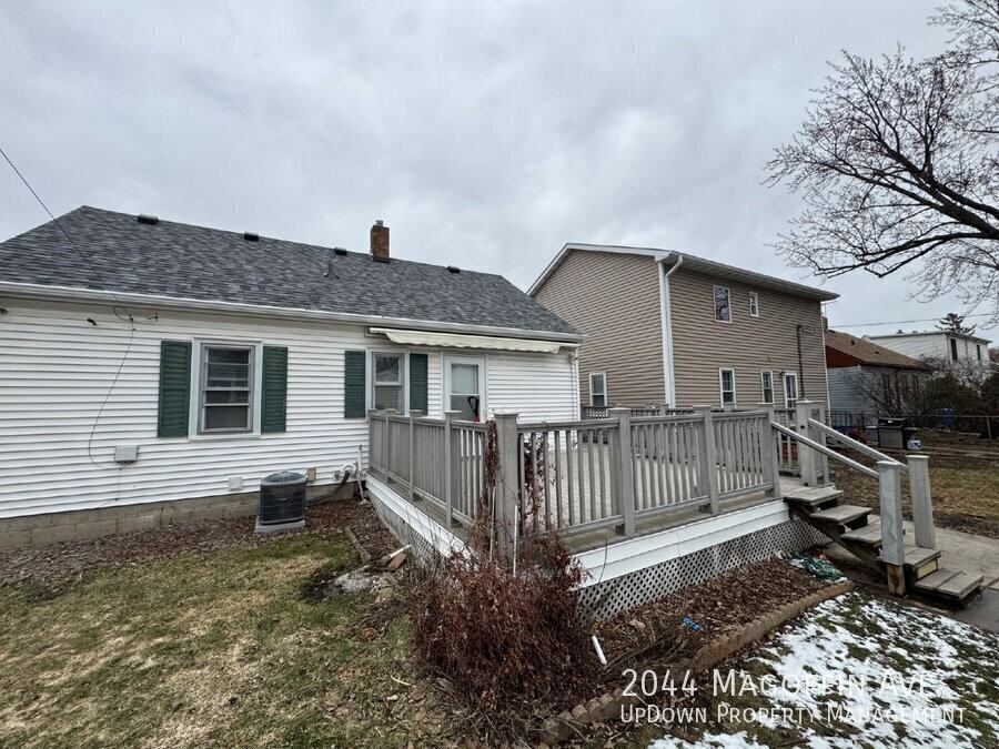 2044 Magoffin Ave - Photo 3 of 34