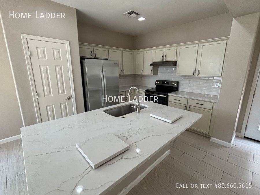 105 E Palomino Dr - Photo 6 of 29