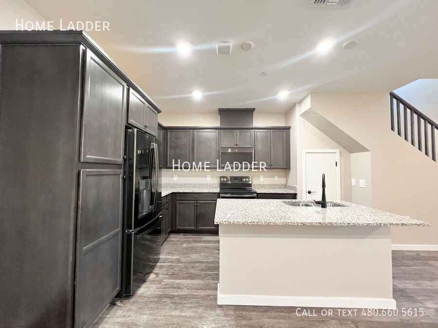 779 E Doral Ave #102 - Photo 5 of 25