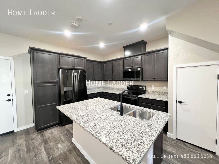 779 E Doral Ave #102 - Photo 6 of 25