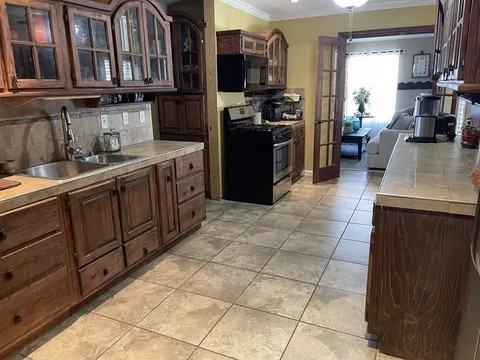 815 W 6th St - Photo 5 of 18