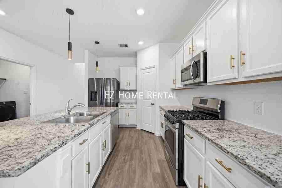 32319 Melbrooke Dr - Photo 4 of 29