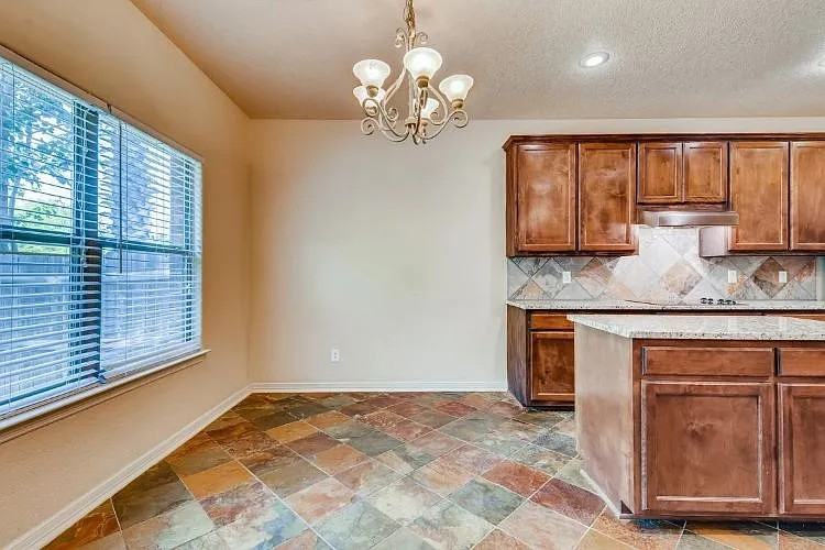 3054 Pine Valley Dr - Photo 5 of 20