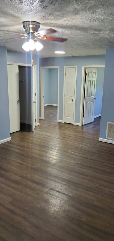 102 Lauderdale Dr #102B - Photo 4 of 8