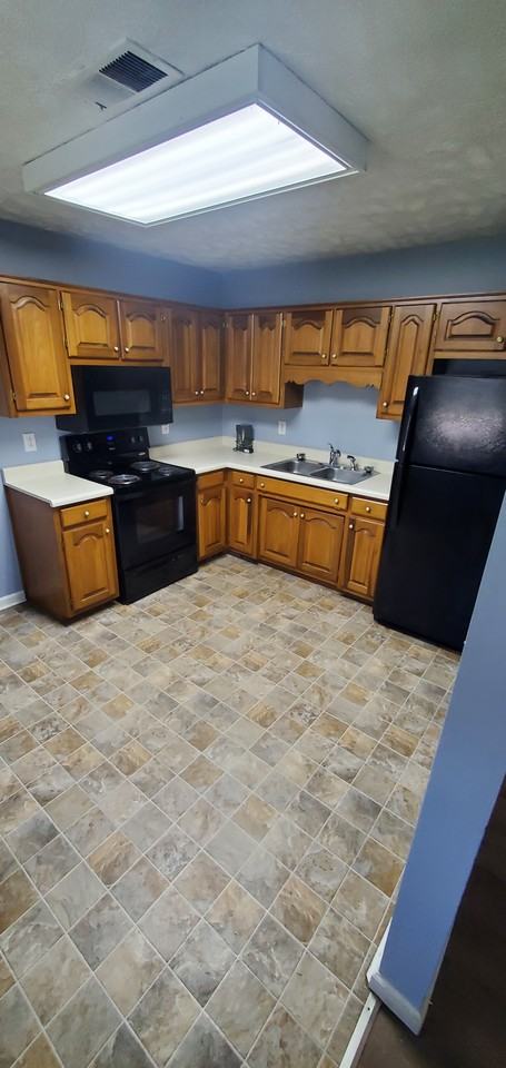 102 Lauderdale Dr #102B - Photo 6 of 8