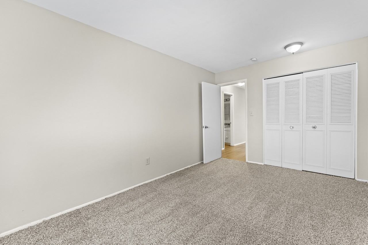 23700 W Warren St #8003UPG - Photo 6 of 8