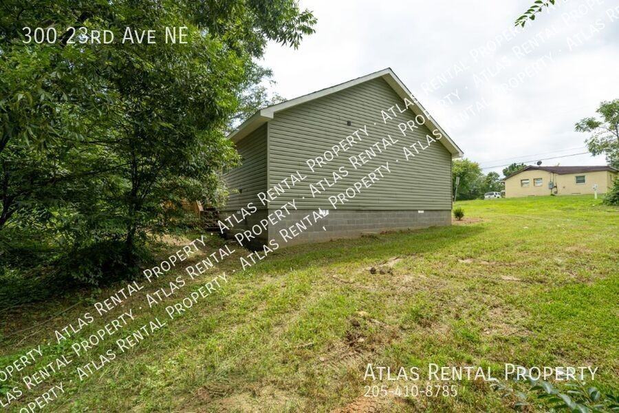 300 23rd Ave Ne - Photo 6 of 20