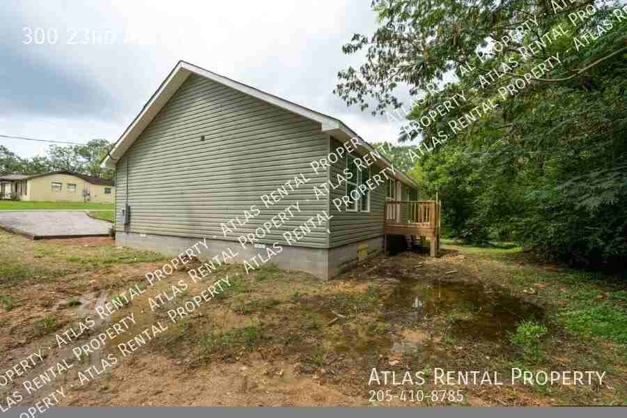 300 23rd Ave Ne - Photo 7 of 20