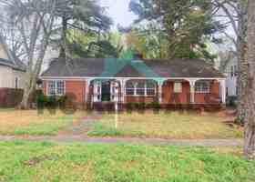 featured image of 414 N 3rd St