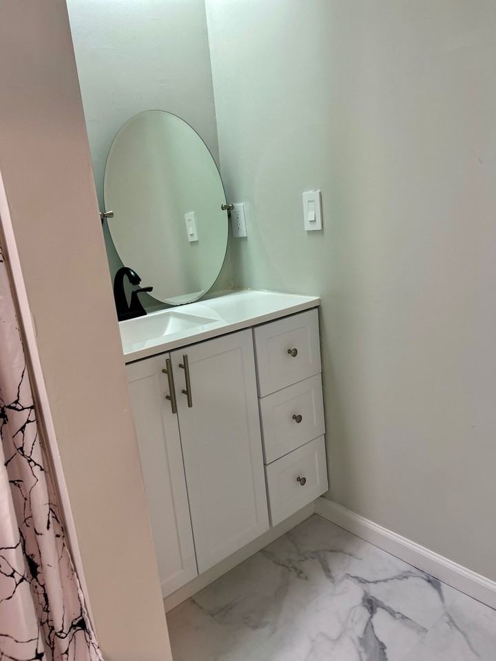 1530 Fort Johnson Rd - Photo 6 of 12