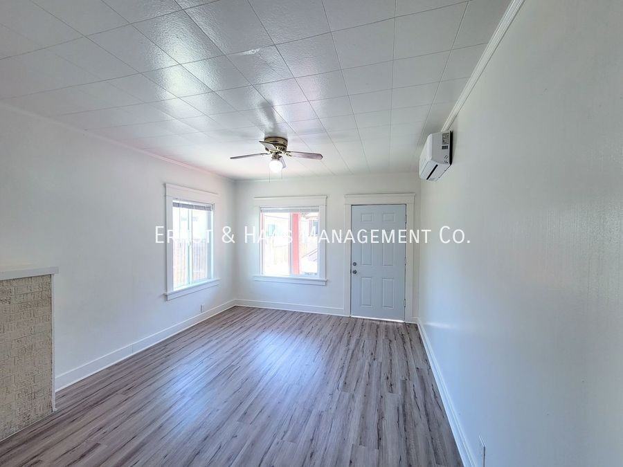 2068 Linden Ave - Photo 4 of 16