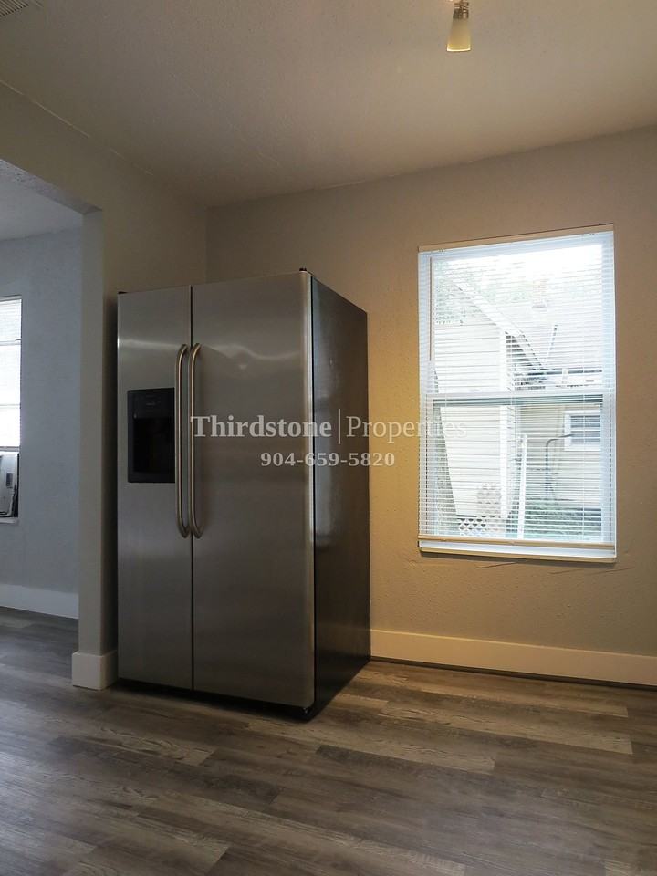 1225 E 14th St - Photo 6 of 21