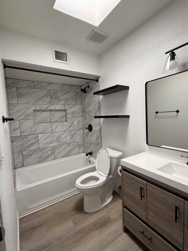 3052 N Cherry Ave - Photo 5 of 8