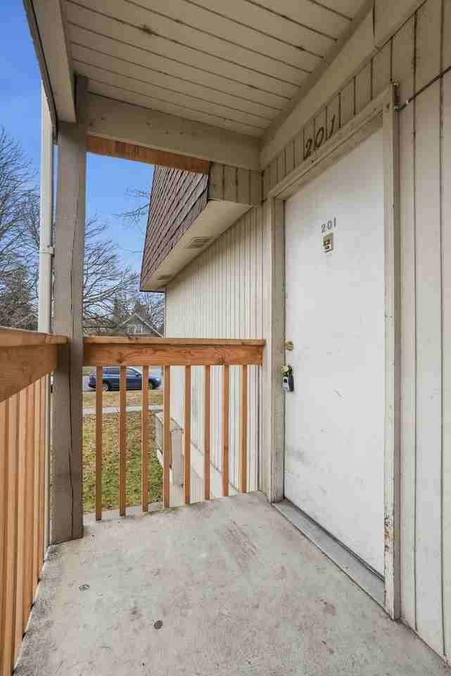 411 E Sinto Ave #201 - Photo 3 of 17