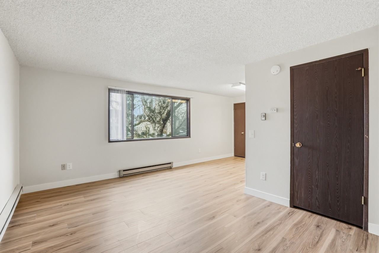 411 E Sinto Ave #201 - Photo 4 of 17