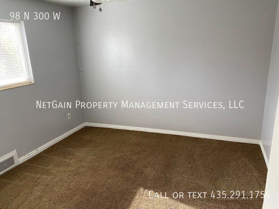 98 N 300 W - Photo 3 of 5