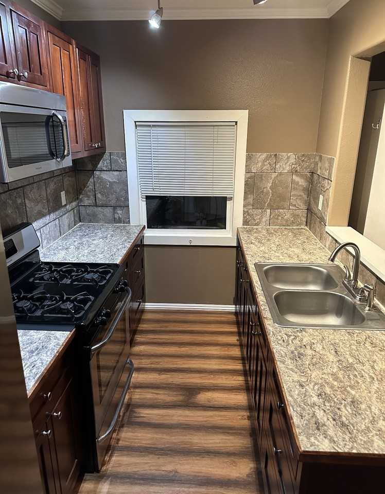 1649 S State St Apt 4 - Photo 2 of 8