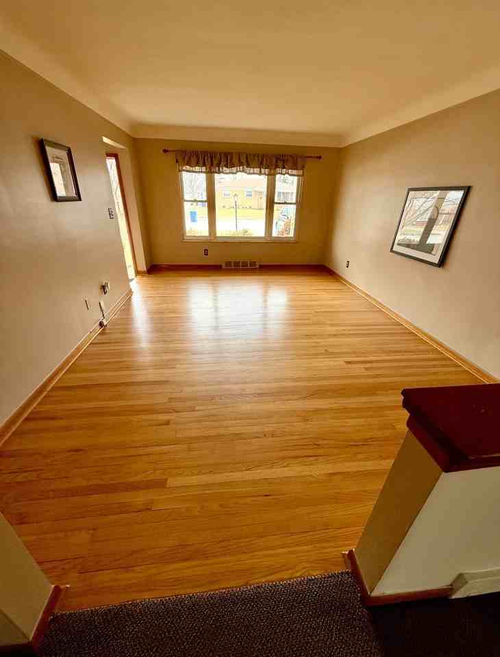 12237 Champaign Ave - Photo 5 of 20