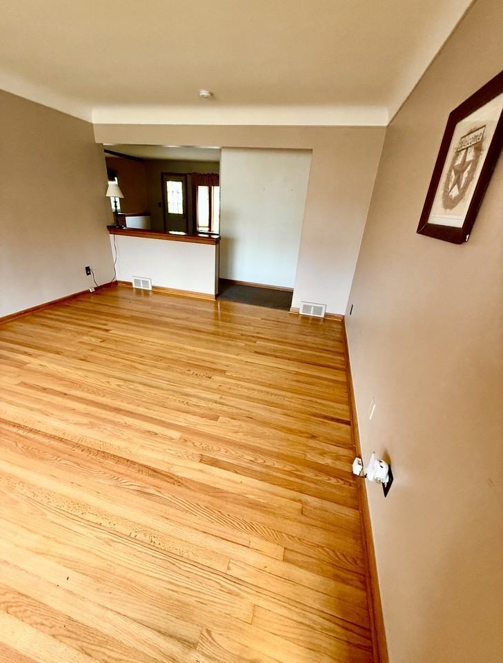 12237 Champaign Ave - Photo 7 of 20