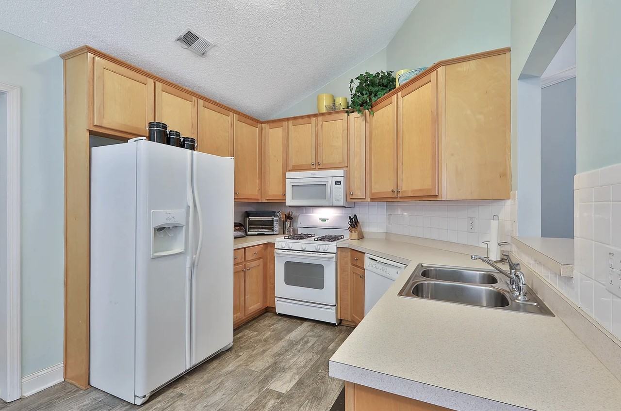 195 Hunterian Pl - Photo 3 of 20