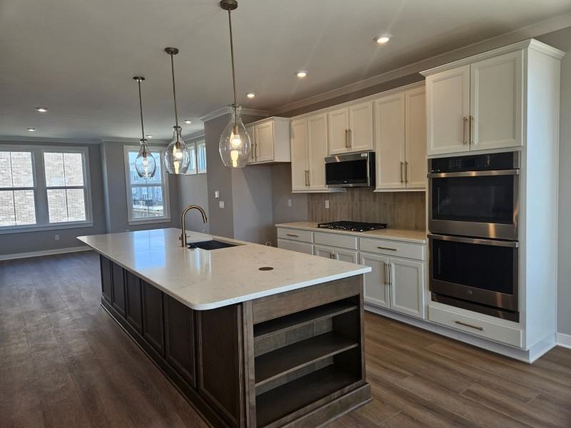 7442 Wetherington Ln - Photo 2 of 10