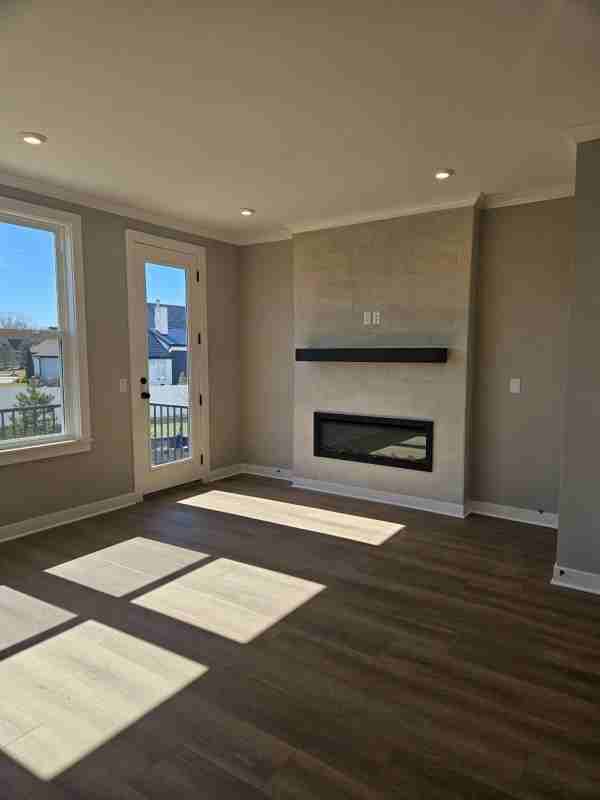 7442 Wetherington Ln - Photo 3 of 10