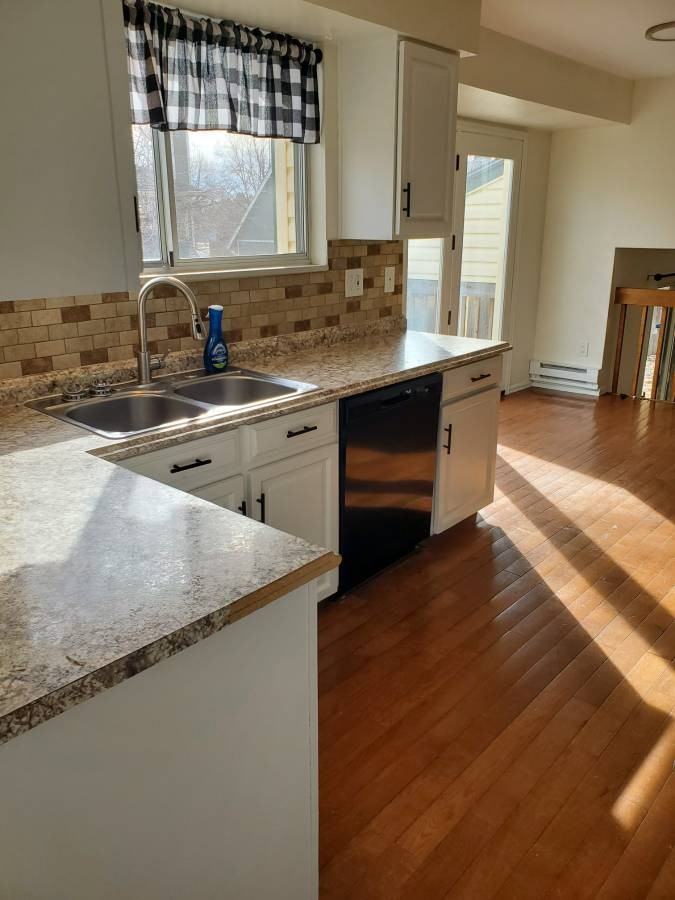 2216 S Eagle Ct - Photo 4 of 20