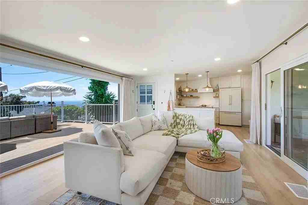 1445 Bluebird Canyon Dr - Photo 5 of 20