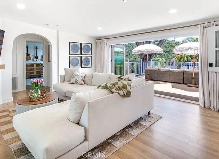 1445 Bluebird Canyon Dr - Photo 6 of 20