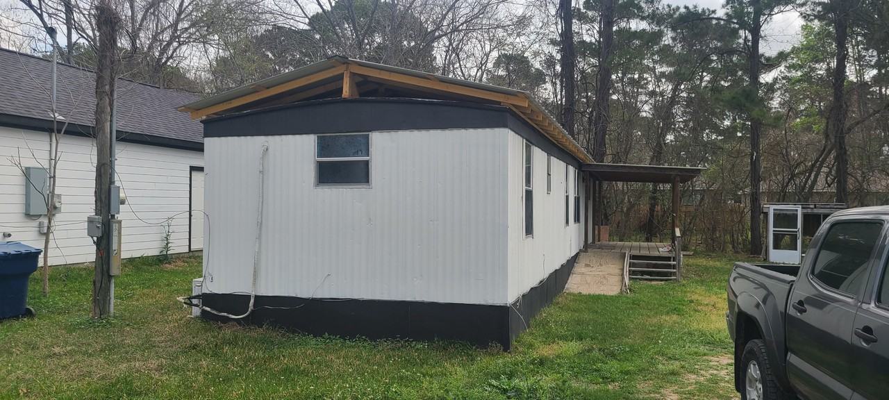 11440 Underwood St - Photo 2 of 6