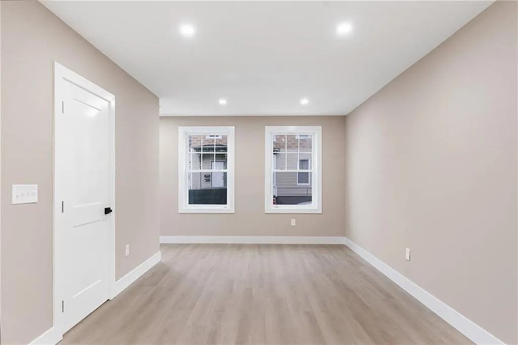 56 Diamond St - Photo 6 of 11