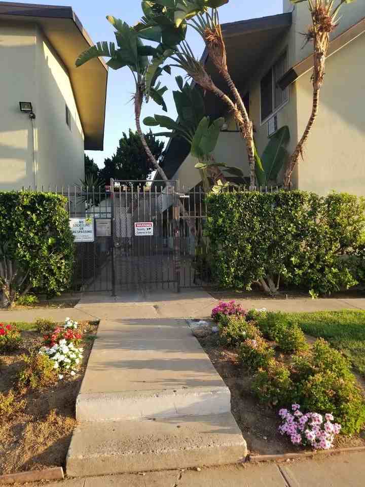 917 E Madison Ave - Photo 2 of 6